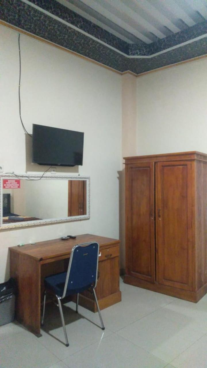 Motel Wisma Reza Palopo Extérieur photo